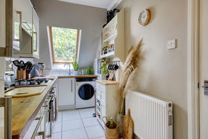 Kitchen- click for photo gallery